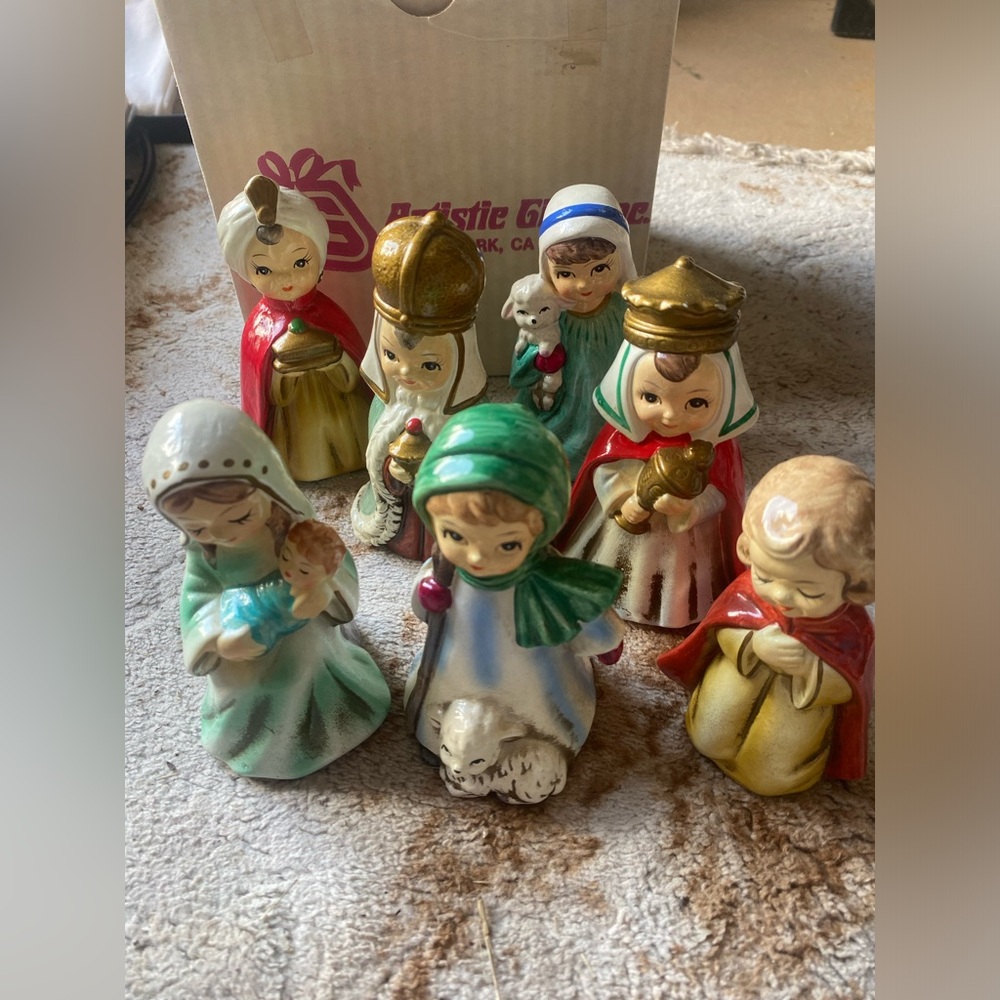 -Vintage  Josef Originals ~7 FIGURINES - Chalkware Hand Painted KOREA